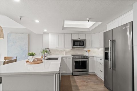 Condo in Hudson, Florida, 2 bedrooms  № 2103465 - photo 9