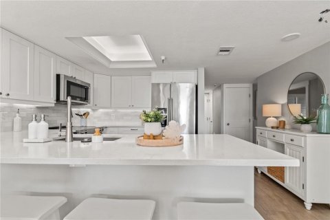 Condo in Hudson, Florida, 2 bedrooms  № 2103465 - photo 12