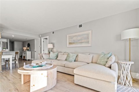 Condo in Hudson, Florida, 2 bedrooms  № 2103465 - photo 6