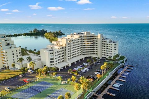 Condo in Hudson, Florida, 2 bedrooms  № 2103465 - photo 2