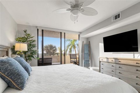 Condo in Hudson, Florida, 2 bedrooms  № 2103465 - photo 25