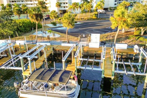 Condo in Hudson, Florida, 2 bedrooms  № 2103465 - photo 29