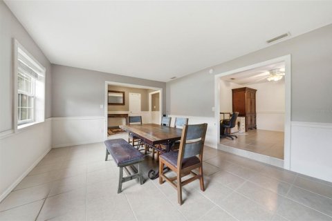 House in Howey-in-the-Hills, Florida 4 bedrooms, 400.59 sq.m. № 2228052 - photo 6