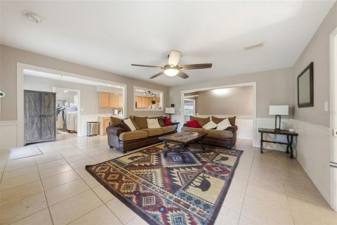 House in Howey-in-the-Hills, Florida 4 bedrooms, 400.59 sq.m. № 2228052 - photo 15