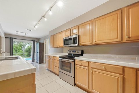 House in Howey-in-the-Hills, Florida 4 bedrooms, 400.59 sq.m. № 2228052 - photo 9