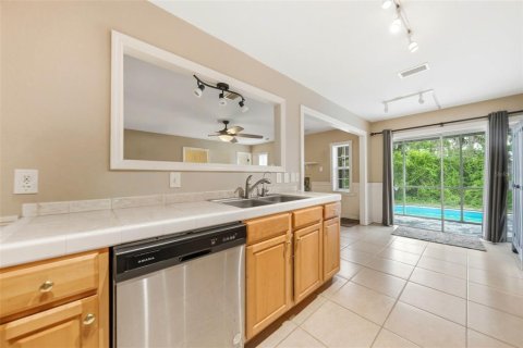 House in Howey-in-the-Hills, Florida 4 bedrooms, 400.59 sq.m. № 2228052 - photo 11