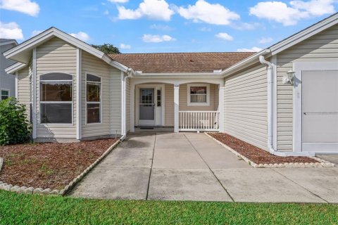 Villa ou maison à vendre à The Villages, Floride: 3 chambres, 184.13 m2 № 2411674 - photo 2