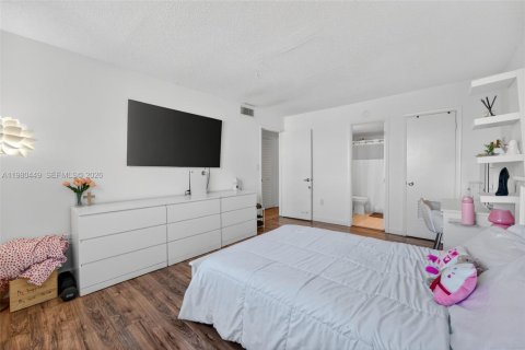 Купить кондоминиум в Майами, Флорида 2 спальни, 79.25м2, № 2048601 - фото 8