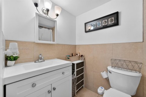 Купить кондоминиум в Майами, Флорида 2 спальни, 79.25м2, № 2048601 - фото 14