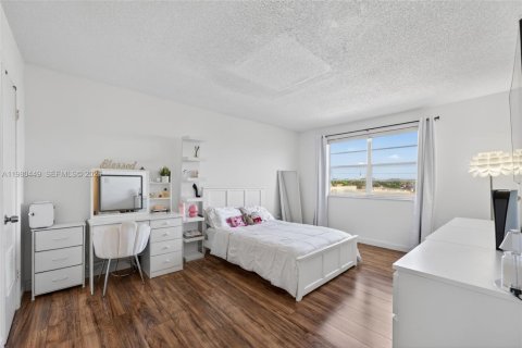 Купить кондоминиум в Майами, Флорида 2 спальни, 79.25м2, № 2048601 - фото 7