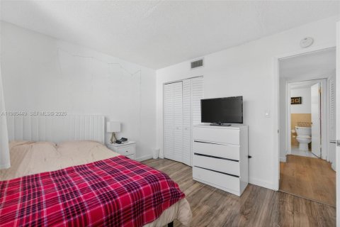 Купить кондоминиум в Майами, Флорида 2 спальни, 79.25м2, № 2048601 - фото 11