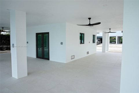 Villa ou maison à vendre à Tavernier, Floride: 5 chambres № 1951330 - photo 16