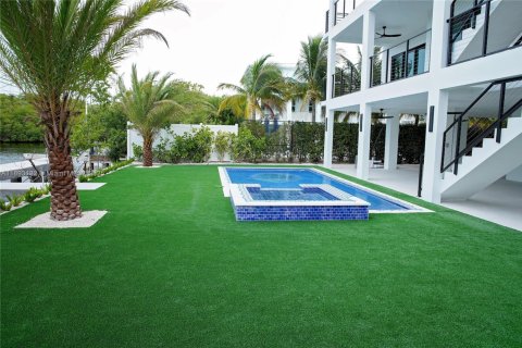 Villa ou maison à vendre à Tavernier, Floride: 5 chambres № 1951330 - photo 11