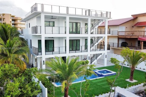 Villa ou maison à vendre à Tavernier, Floride: 5 chambres № 1951330 - photo 5