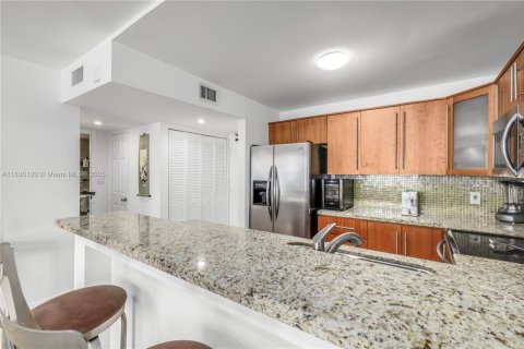Copropriété à vendre à Miami Beach, Floride: 1 chambre, 60.85 m2 № 1818094 - photo 3