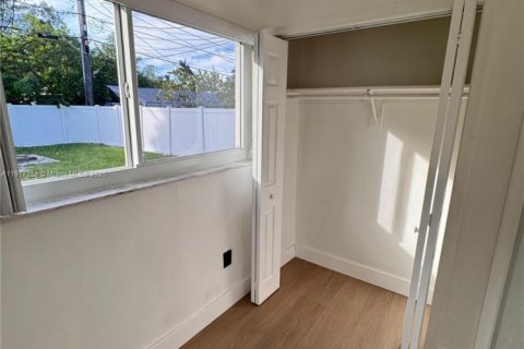 Casa en alquiler en Miami, Florida, 2 dormitorios, 37.16 m2 № 1973867 - foto 7