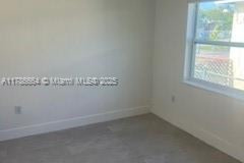 House in North Miami, Florida 3 bedrooms, 99.59 sq.m. № 1862141 - photo 6