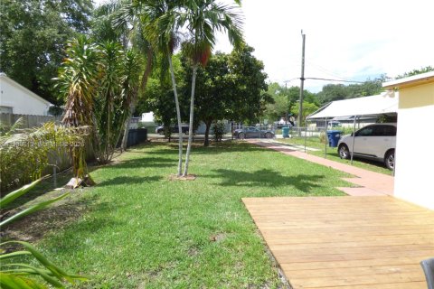 Купить виллу или дом в Майами, Флорида 1 спальня, 33.54м2, № 2049643 - фото 14