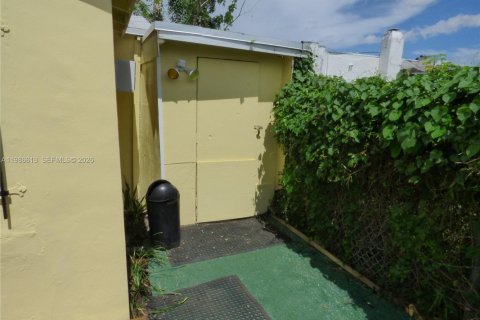 Купить виллу или дом в Майами, Флорида 1 спальня, 33.54м2, № 2049643 - фото 13