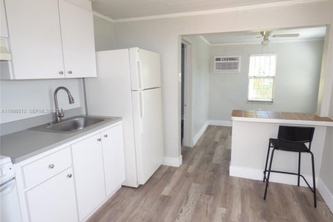 Купить виллу или дом в Майами, Флорида 1 спальня, 33.54м2, № 2049643 - фото 4