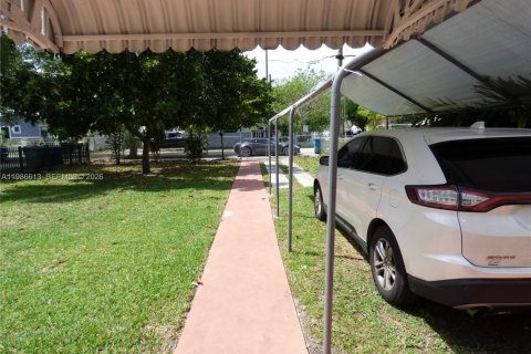 Купить виллу или дом в Майами, Флорида 1 спальня, 33.54м2, № 2049643 - фото 10