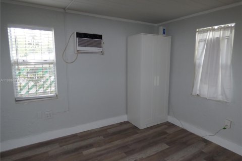 Купить виллу или дом в Майами, Флорида 1 спальня, 33.54м2, № 2049643 - фото 9