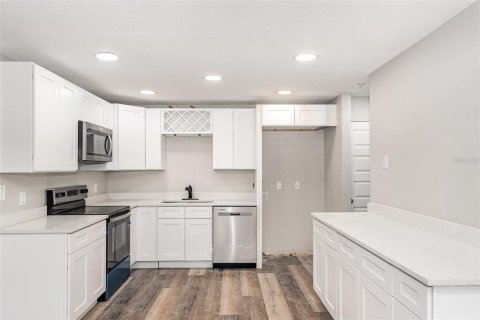 Villa ou maison à vendre à Palm Bay, Floride: 4 chambres, 170.94 m2 № 1829776 - photo 7