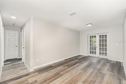 Villa ou maison à vendre à Palm Bay, Floride: 4 chambres, 170.94 m2 № 1829776 - photo 10