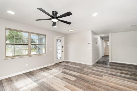 Villa ou maison à vendre à Palm Bay, Floride: 4 chambres, 170.94 m2 № 1829776 - photo 3