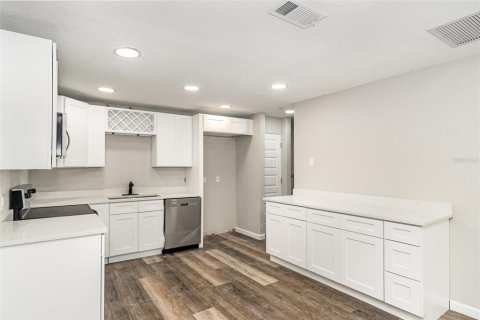 Villa ou maison à vendre à Palm Bay, Floride: 4 chambres, 170.94 m2 № 1829776 - photo 8