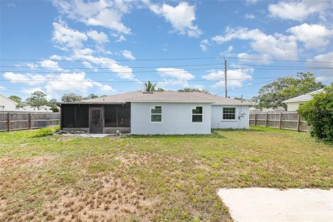 Villa ou maison à vendre à Palm Bay, Floride: 4 chambres, 170.94 m2 № 1829776 - photo 22