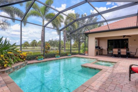 House in Lakewood Ranch, Florida 3 bedrooms, 274.53 sq.m. № 1810280 - photo 30