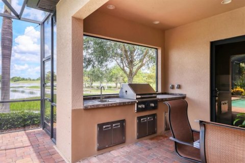 House in Lakewood Ranch, Florida 3 bedrooms, 274.53 sq.m. № 1810280 - photo 25