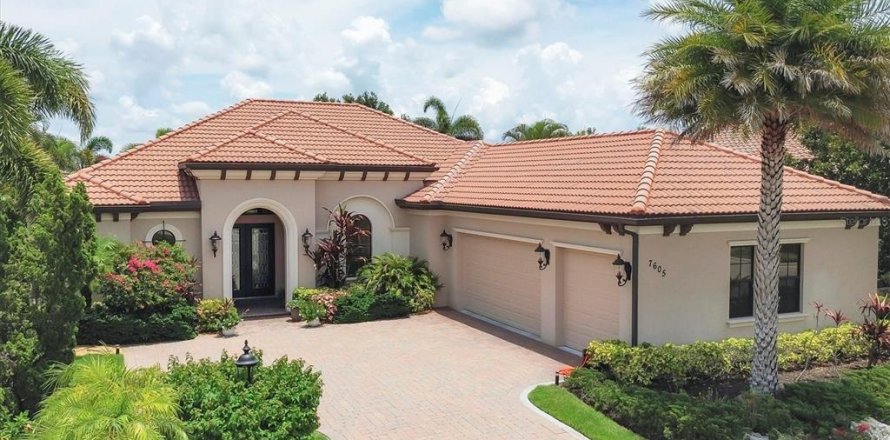 House in Lakewood Ranch, Florida 3 bedrooms, 274.53 sq.m. № 1810280