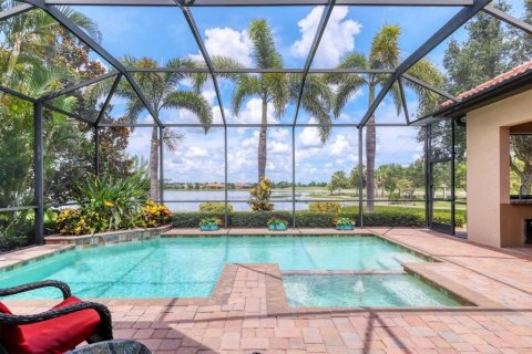 House in Lakewood Ranch, Florida 3 bedrooms, 274.53 sq.m. № 1810280 - photo 2