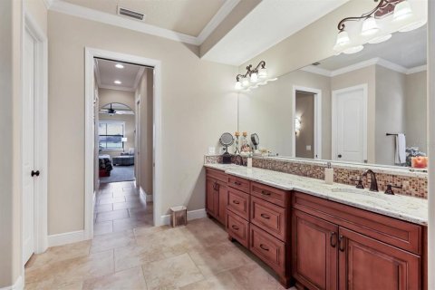 House in Lakewood Ranch, Florida 3 bedrooms, 274.53 sq.m. № 1810280 - photo 19