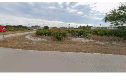 Land in Lehigh Acres, Florida № 2396387 - photo 2