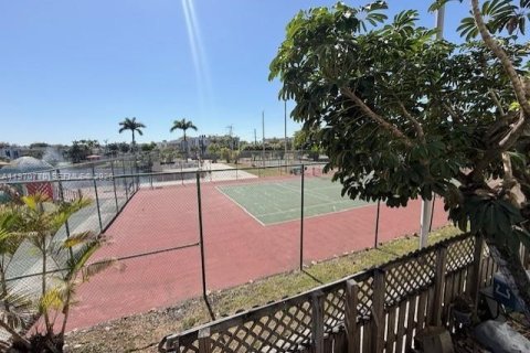 Apartment in Doral, Florida 2 bedrooms, 98.57 sq.m. № 2031450 - photo 14