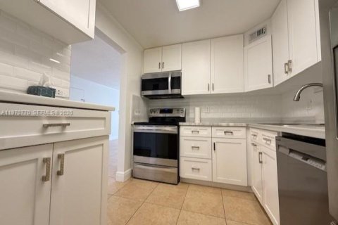 Apartment in Doral, Florida 2 bedrooms, 98.57 sq.m. № 2031450 - photo 11