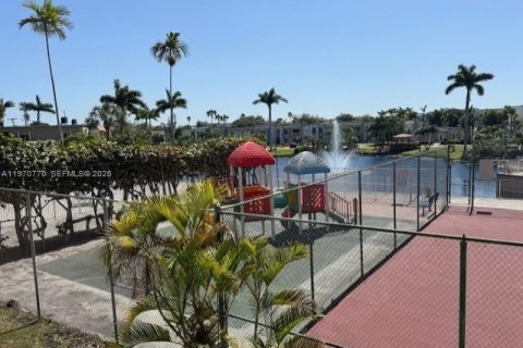 Apartment in Doral, Florida 2 bedrooms, 98.57 sq.m. № 2031450 - photo 13