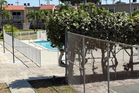 Apartment in Doral, Florida 2 bedrooms, 98.57 sq.m. № 2031450 - photo 17