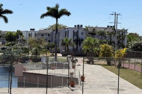 Apartment in Doral, Florida 2 bedrooms, 98.57 sq.m. № 2031450 - photo 18