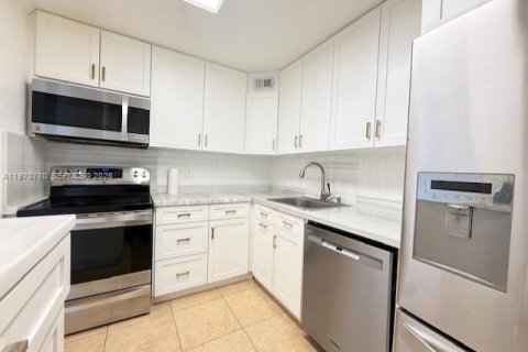 Apartment in Doral, Florida 2 bedrooms, 98.57 sq.m. № 2031450 - photo 9