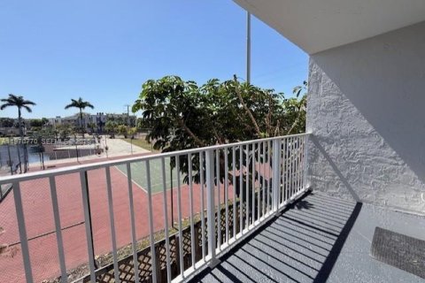 Apartment in Doral, Florida 2 bedrooms, 98.57 sq.m. № 2031450 - photo 15