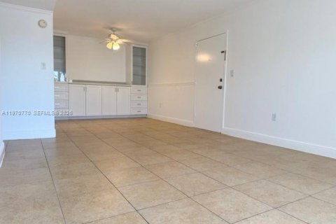 Apartment in Doral, Florida 2 bedrooms, 98.57 sq.m. № 2031450 - photo 2