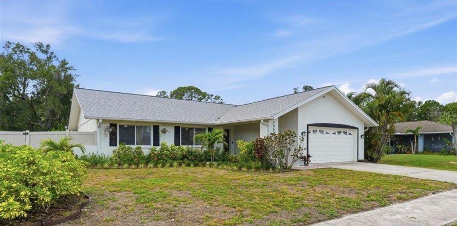 Villa ou maison à Clearwater, Floride 3 chambres, 144.46 m2 № 2147631