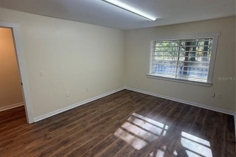 Immobilier commercial à louer à Williston, Floride: 66.89 m2 № 2115154 - photo 9