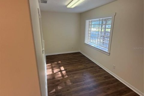 Immobilier commercial à louer à Williston, Floride: 66.89 m2 № 2115154 - photo 7