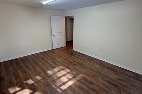 Immobilier commercial à louer à Williston, Floride: 66.89 m2 № 2115154 - photo 10