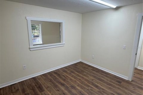 Immobilier commercial à louer à Williston, Floride: 66.89 m2 № 2115154 - photo 5